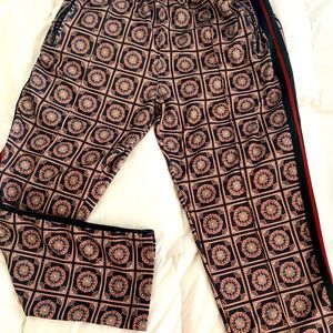 URBAN OUTFITTERS Must have, like new